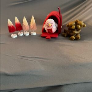 ❤️Valentine’s Day decor bundle!!! Spritz ombré trees, bird mailbox, bear candle